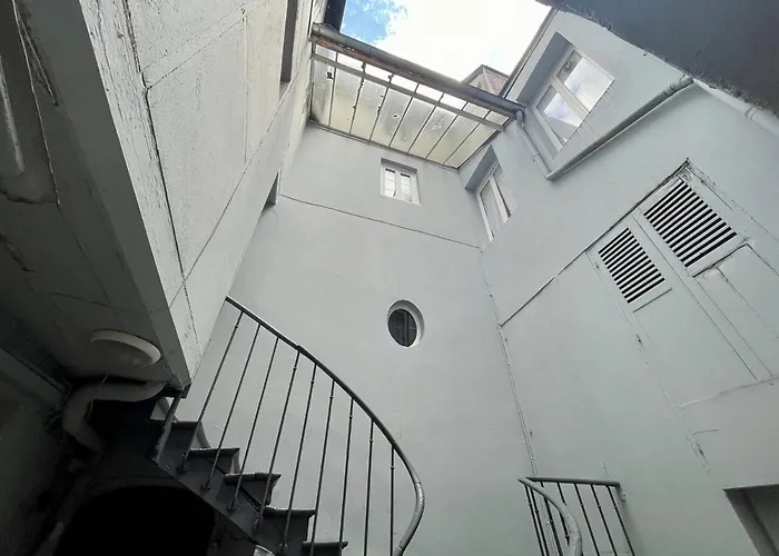 Triplex En Centre-Ville - 273