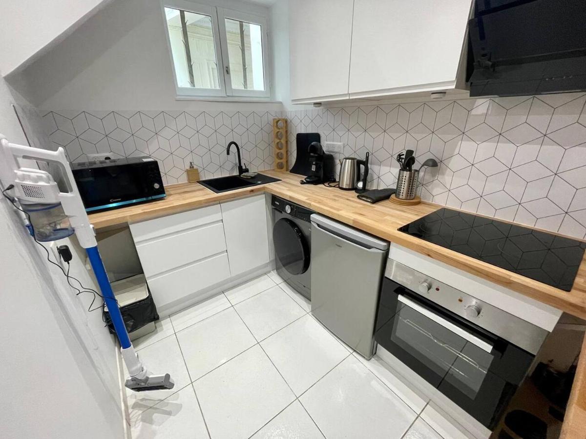 Apartment Triplex En Centre-ville - 273 *