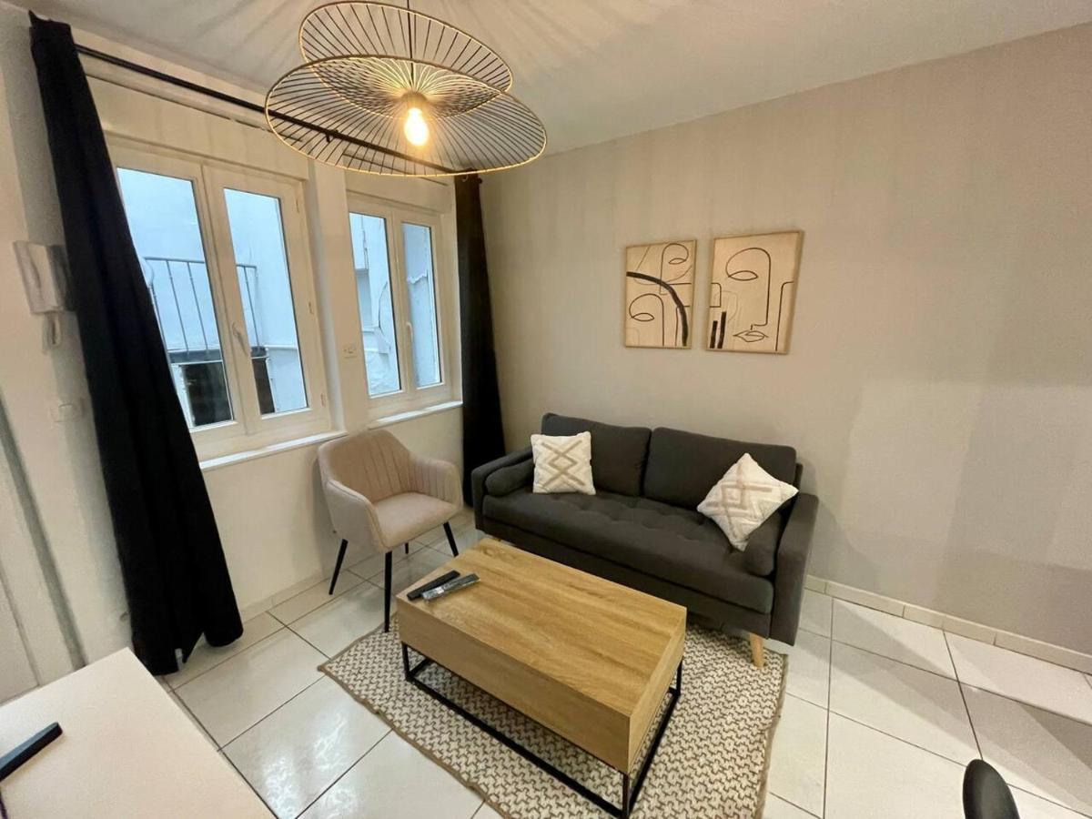 Triplex En Centre-ville - 273 Apartment *