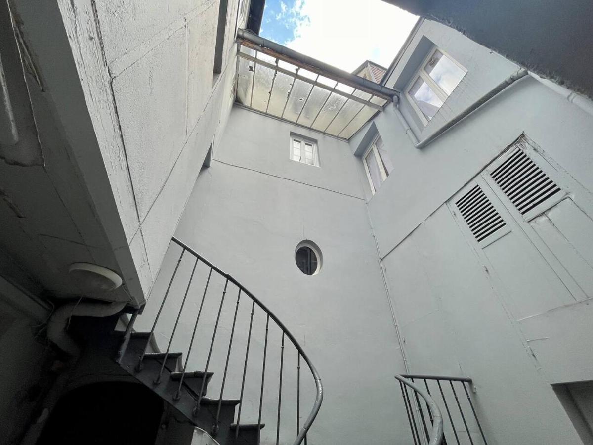 Apartment Triplex En Centre-ville - 273 *